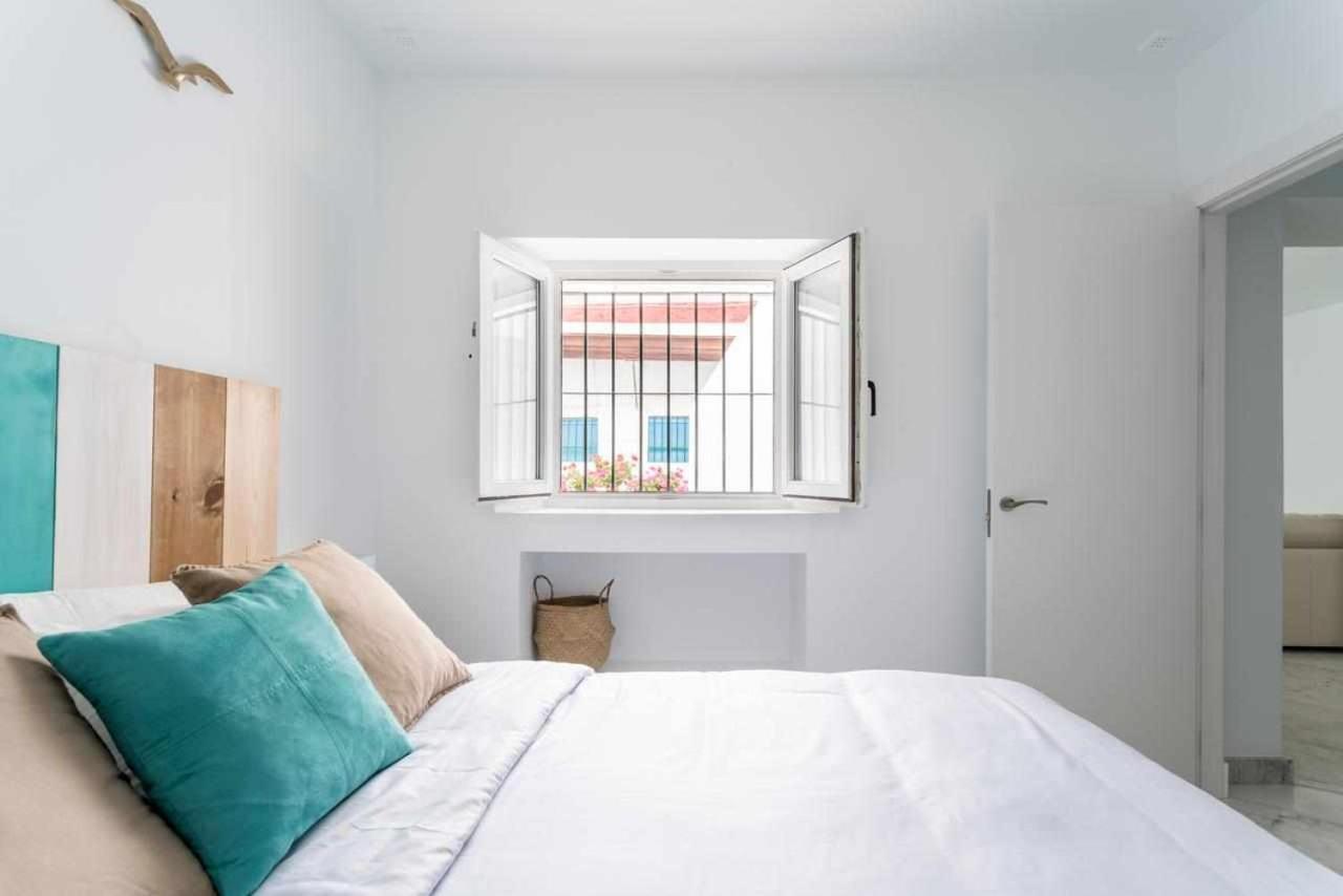 Fantástico ático en el casco antiguo junta a la playa Apartamento Cádis Exterior foto